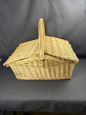 Wicker Picnic Basket Decorative Storage Vintage Basket with One Handle